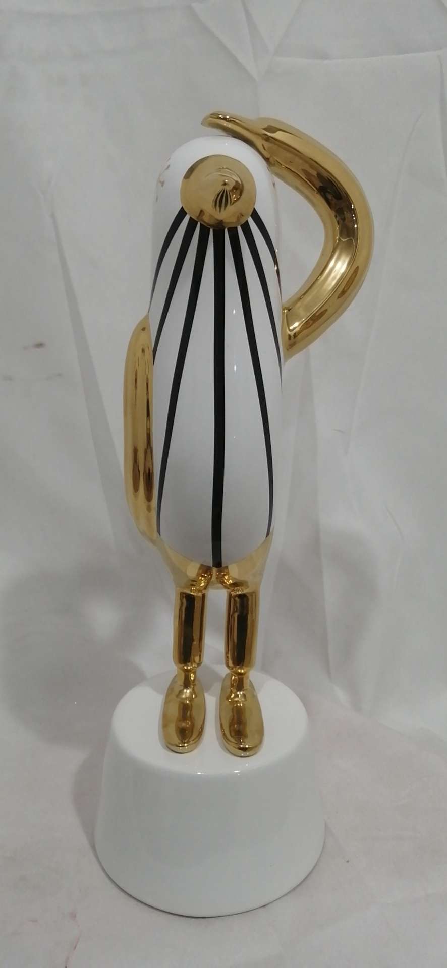 Creative home decoration pieces, entrance hall decoration design sense, artistic ceramic little penguin, 38 cm tall details Picture