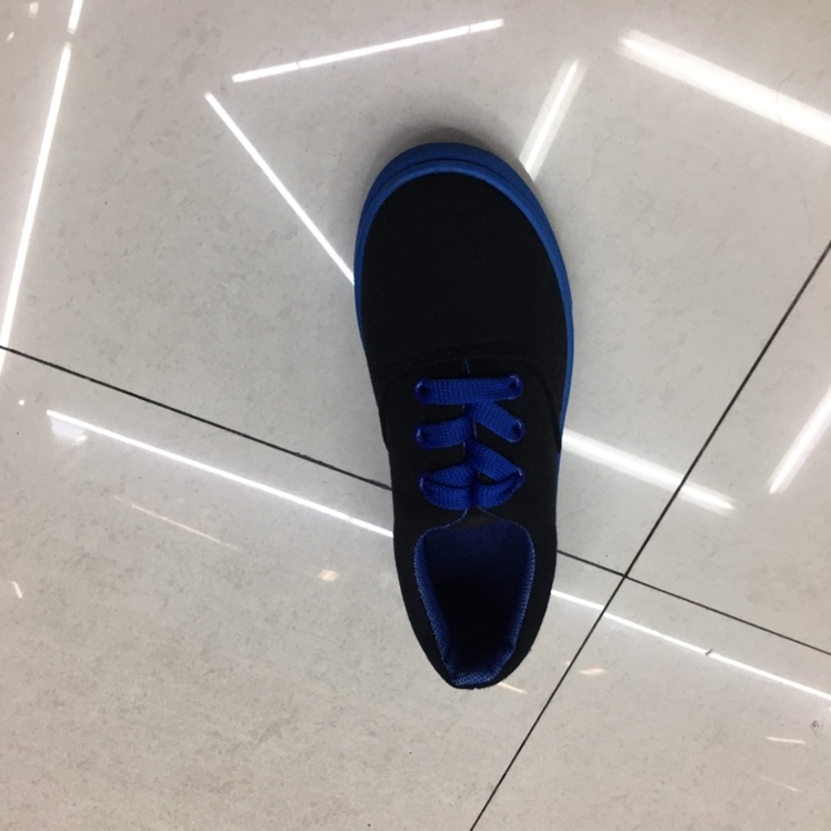Small cloth shoes 1