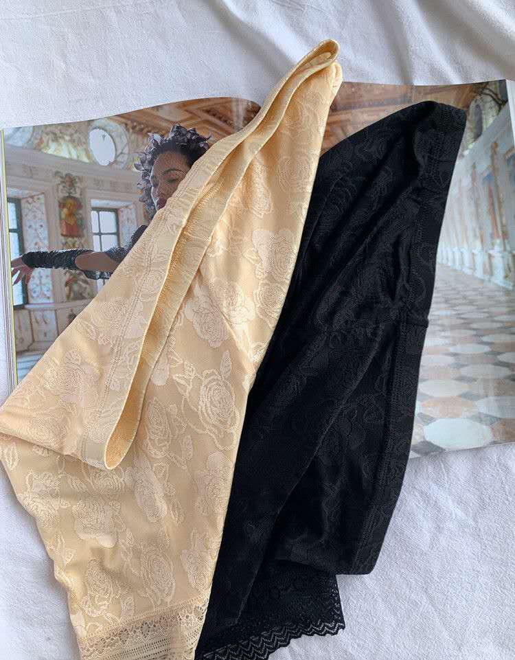 The Internet has gone viral with ice silk nylon jacquard lace edge summer anti-exposure, fat and plus-size mid-high-waisted safety pants detail image 5