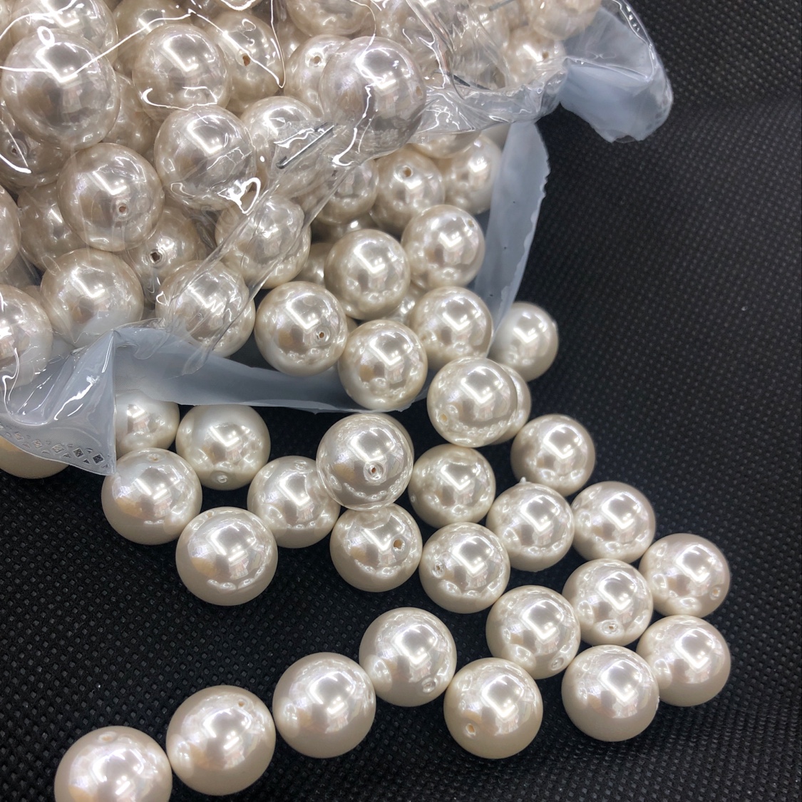 Imitation beaded pearl.. thumbnail