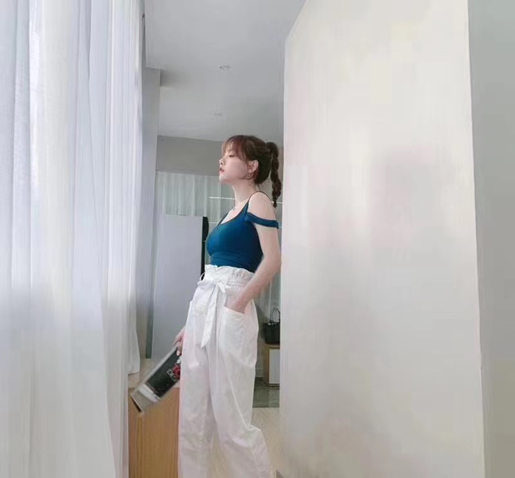 JUSTCC Kaka, Douyin, Kuaishou, popular women's wear, casual style, high-waisted, slimming, versatile straight-leg work pants for summer Application Scenario