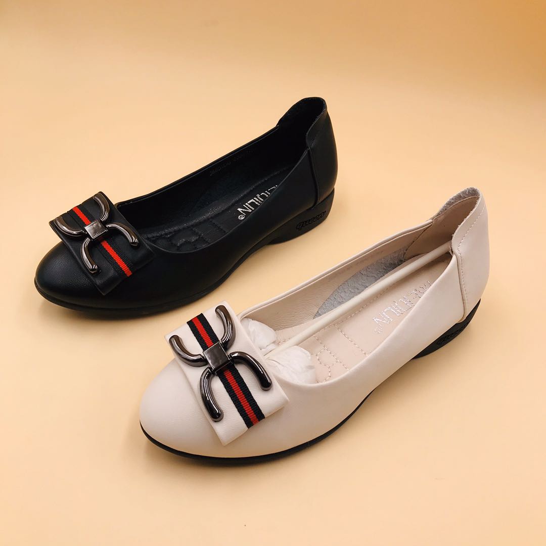 Women's red and black woven strap decorative buckle flat, comfortable and versatile single shoes Application Scenario