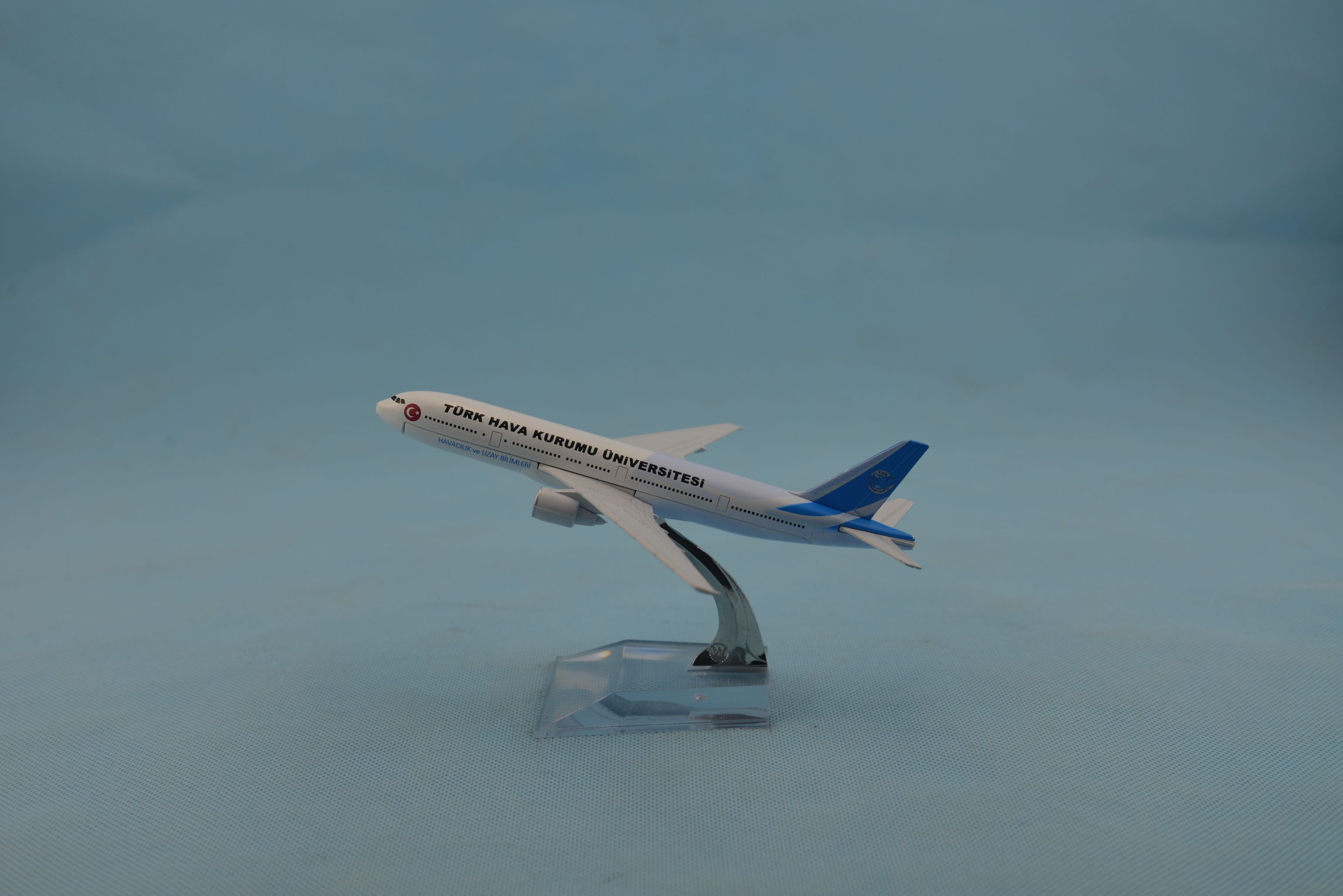 Metal aircraft model (Turkish Aviation Institute B777) aircraft model alloy aircraft model