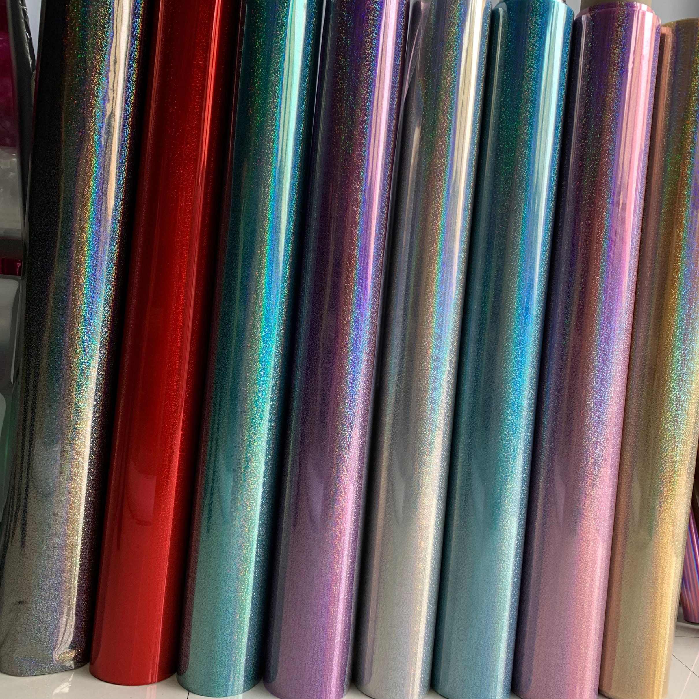 彩色镭射效果PVC化妆包洗漱包材料膜详情图1