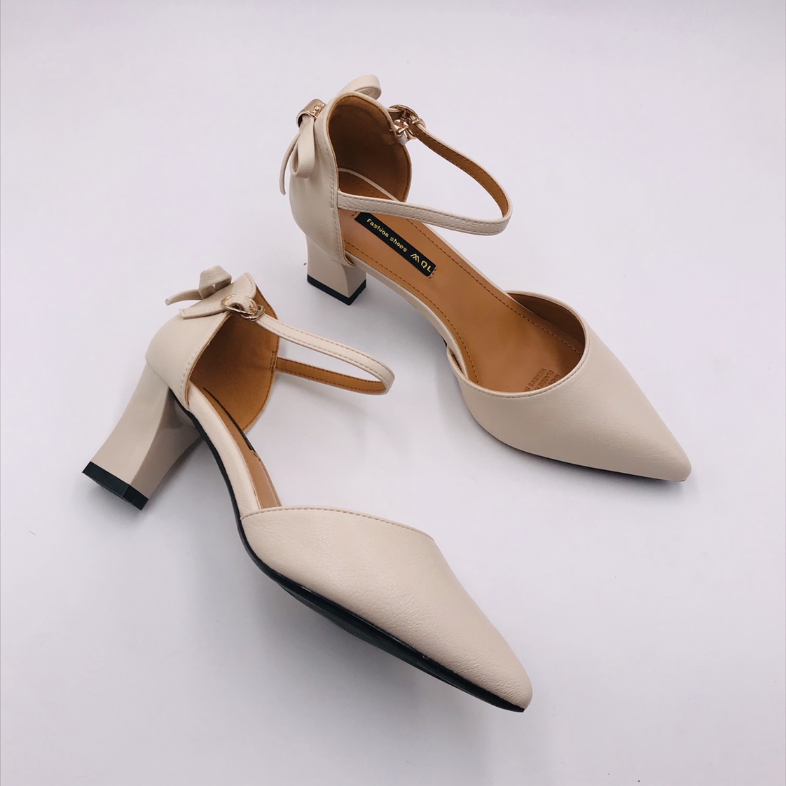 Women's fashion medium thick heel versatile bow bag and sandals details Picture