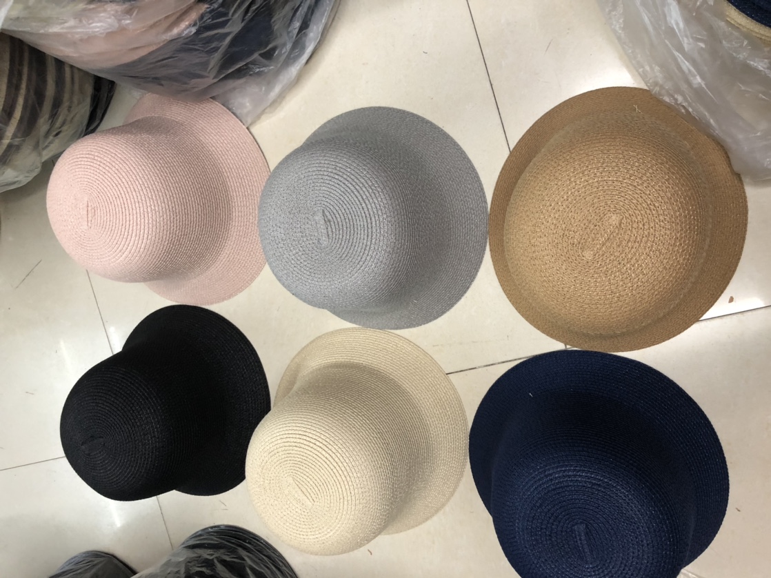 Monochrome bucket cap