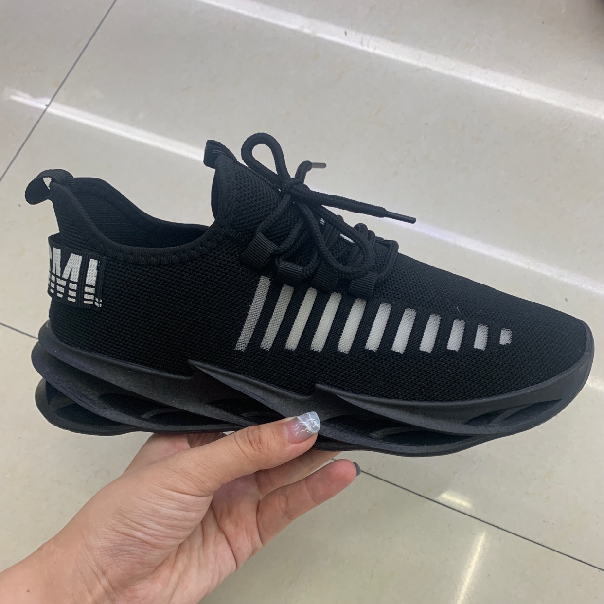 运动鞋男鞋飞织网面