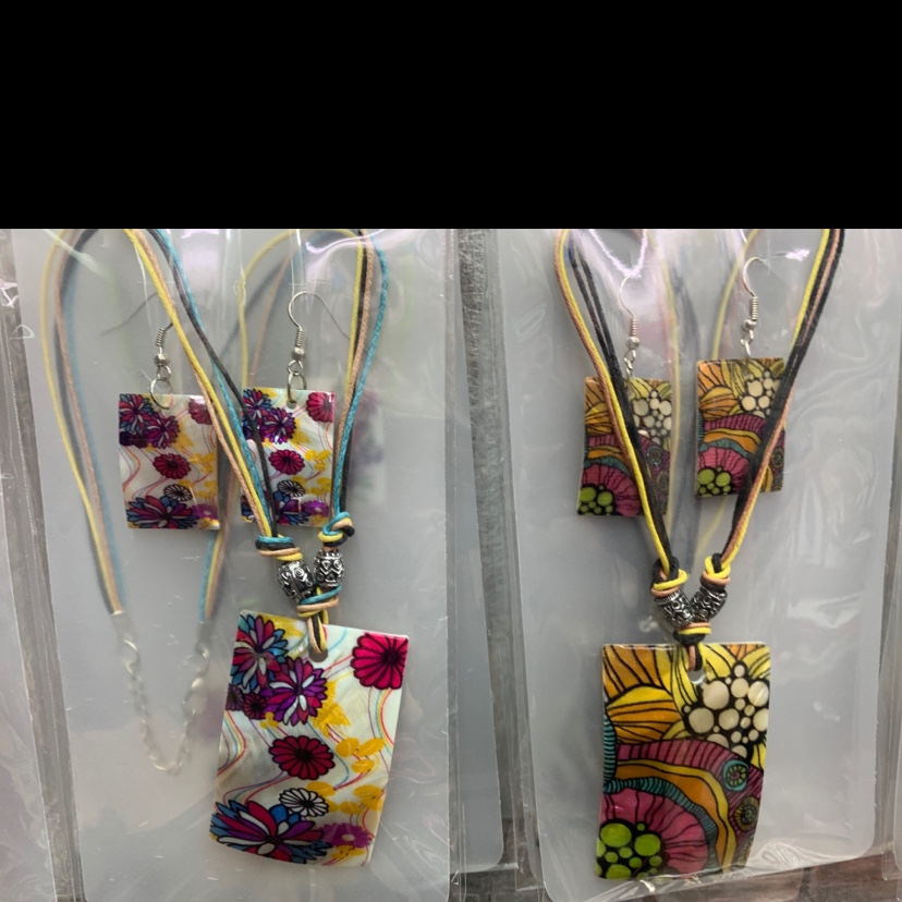 Shell necklace earrings