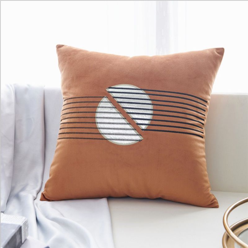亚马逊爆款家居办公室沙发腰枕靠枕靠垫定制毛绒刺绣抱枕套产品图