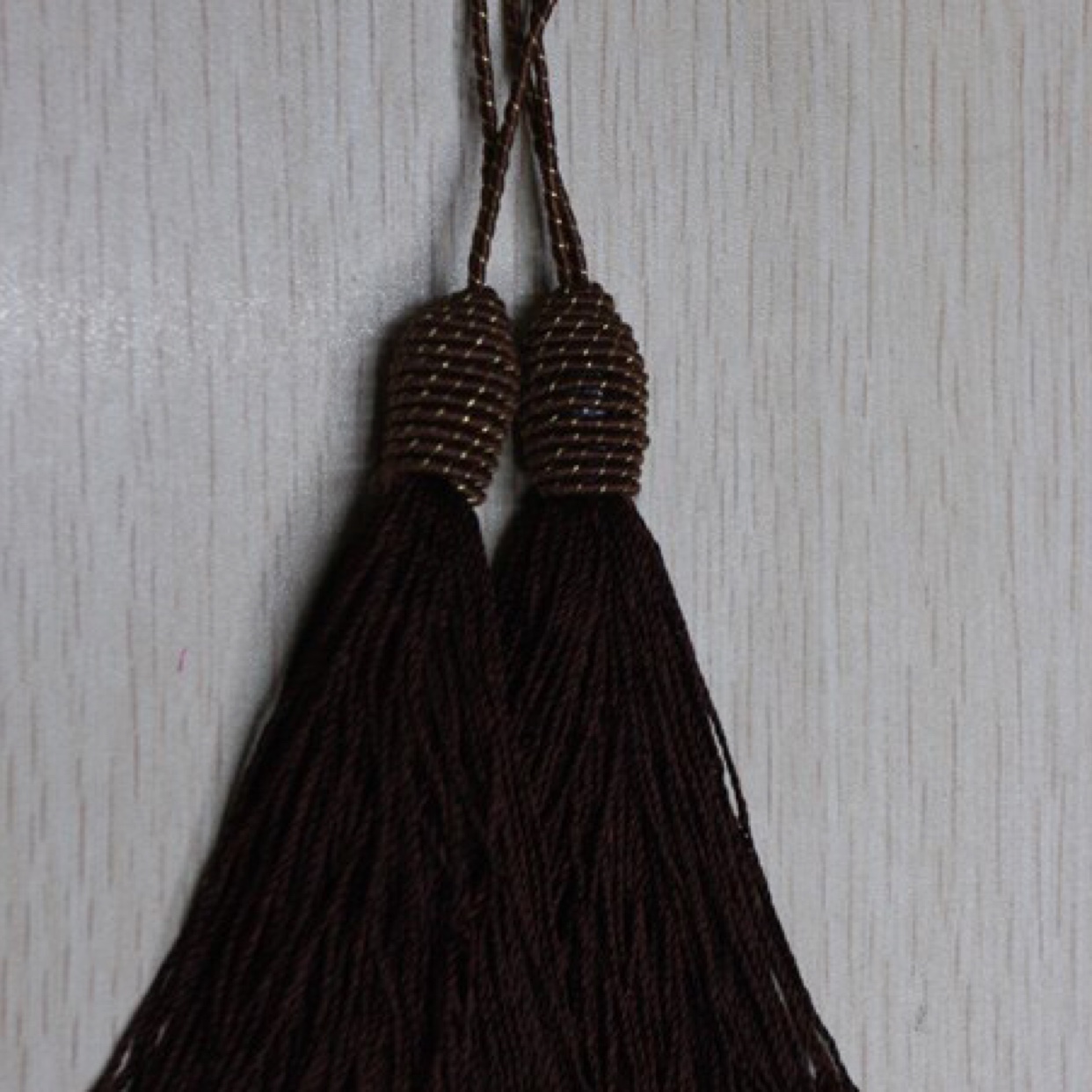 Golden Silk Wool Ball details Picture