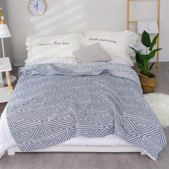 Three-layer washed cotton large triangular double towel quilt Specification image