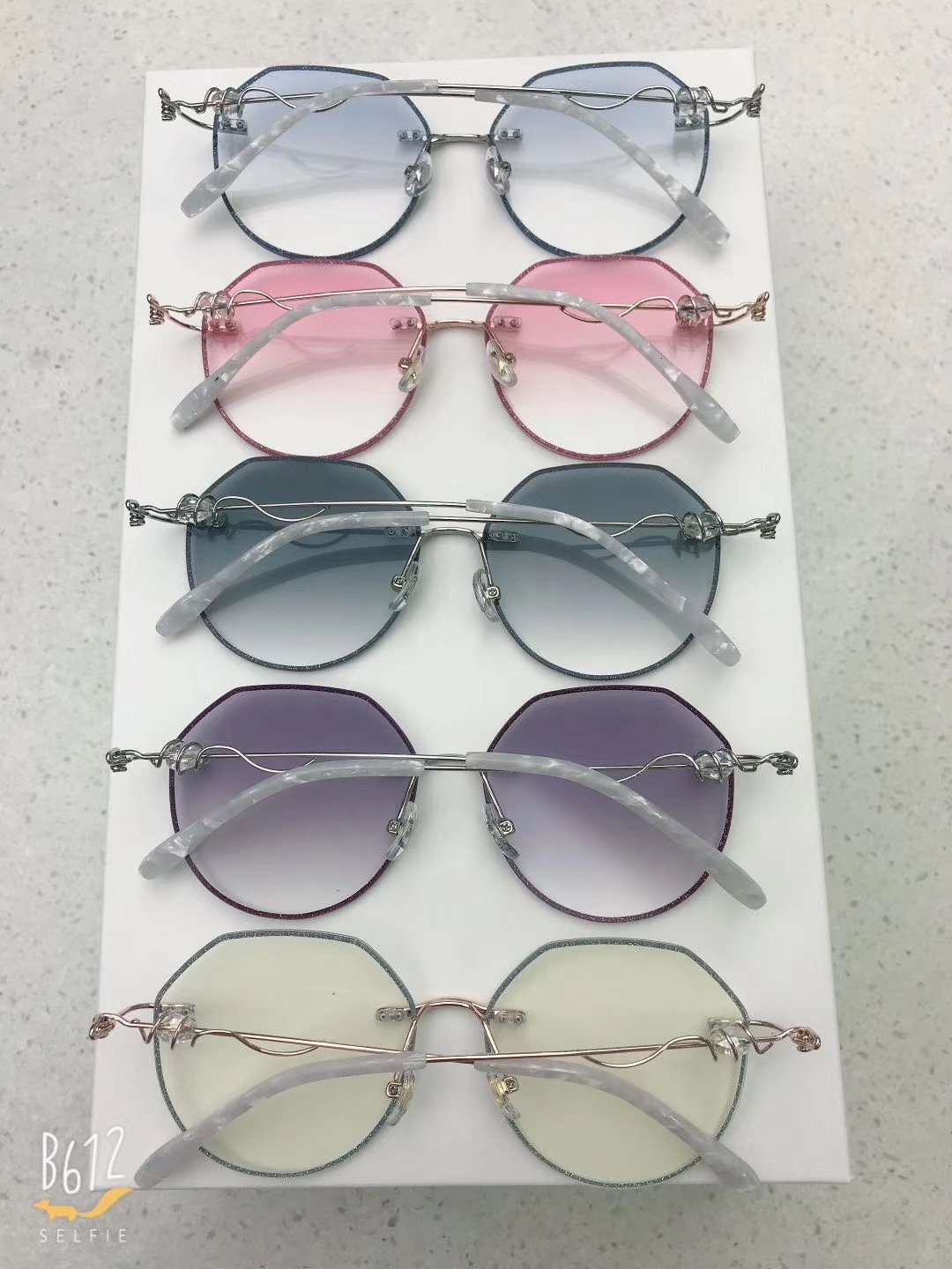 Myopia Glasses, Plain Lens, Cut Edge, Set With Diamonds, High-Grade Myopia Glasses, With Color details Picture