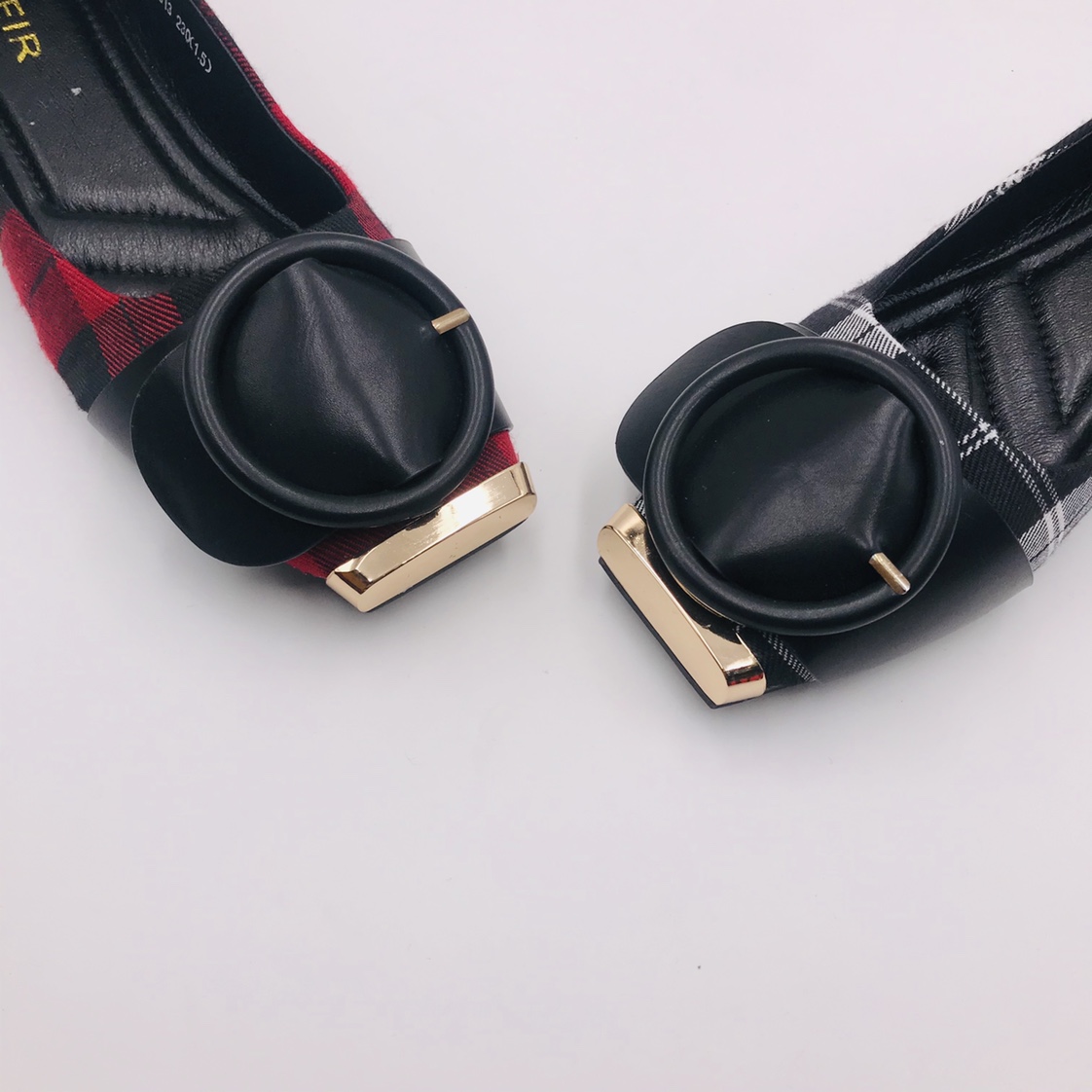 女式苏格兰格纹红黑平底舒适百搭单鞋产品图