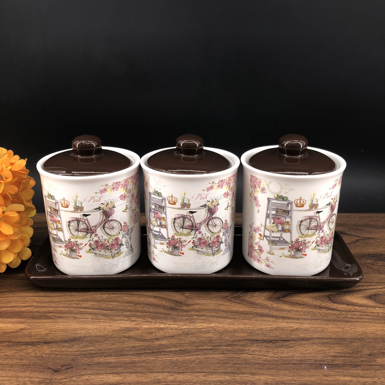 Three-Piece Salt Shaker Set, Sealed Seasoning Jar Pepper Seasoning Jar