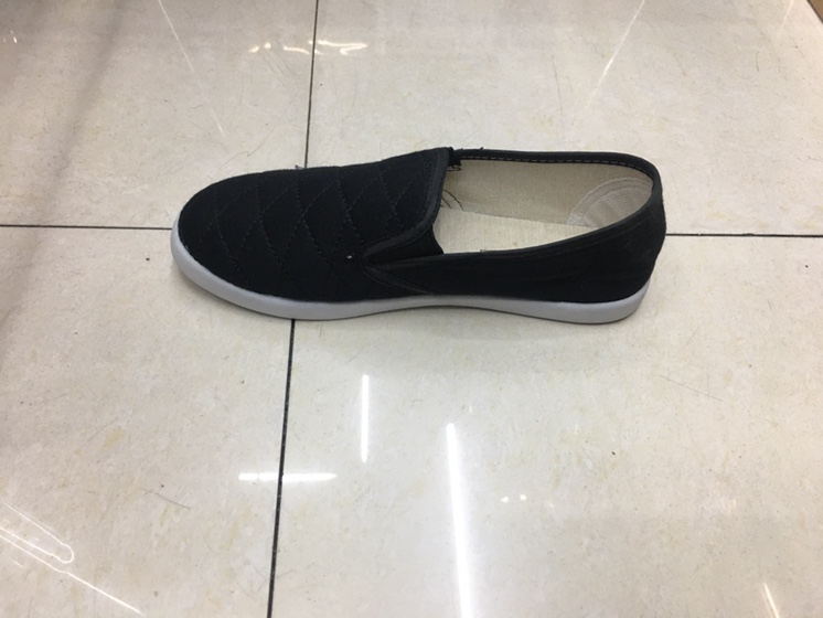 Women's cloth shoes 23 Application Scenario