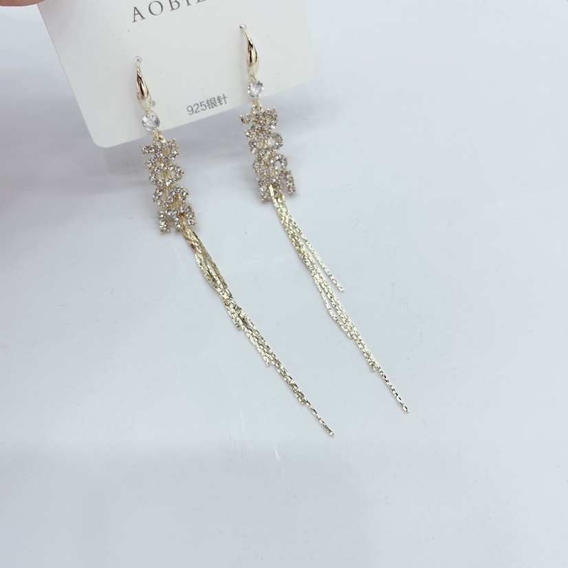 Hook Earrings Item Picture
