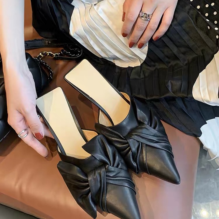 Sheepskin Pointy Little Heels Half Tow details Picture