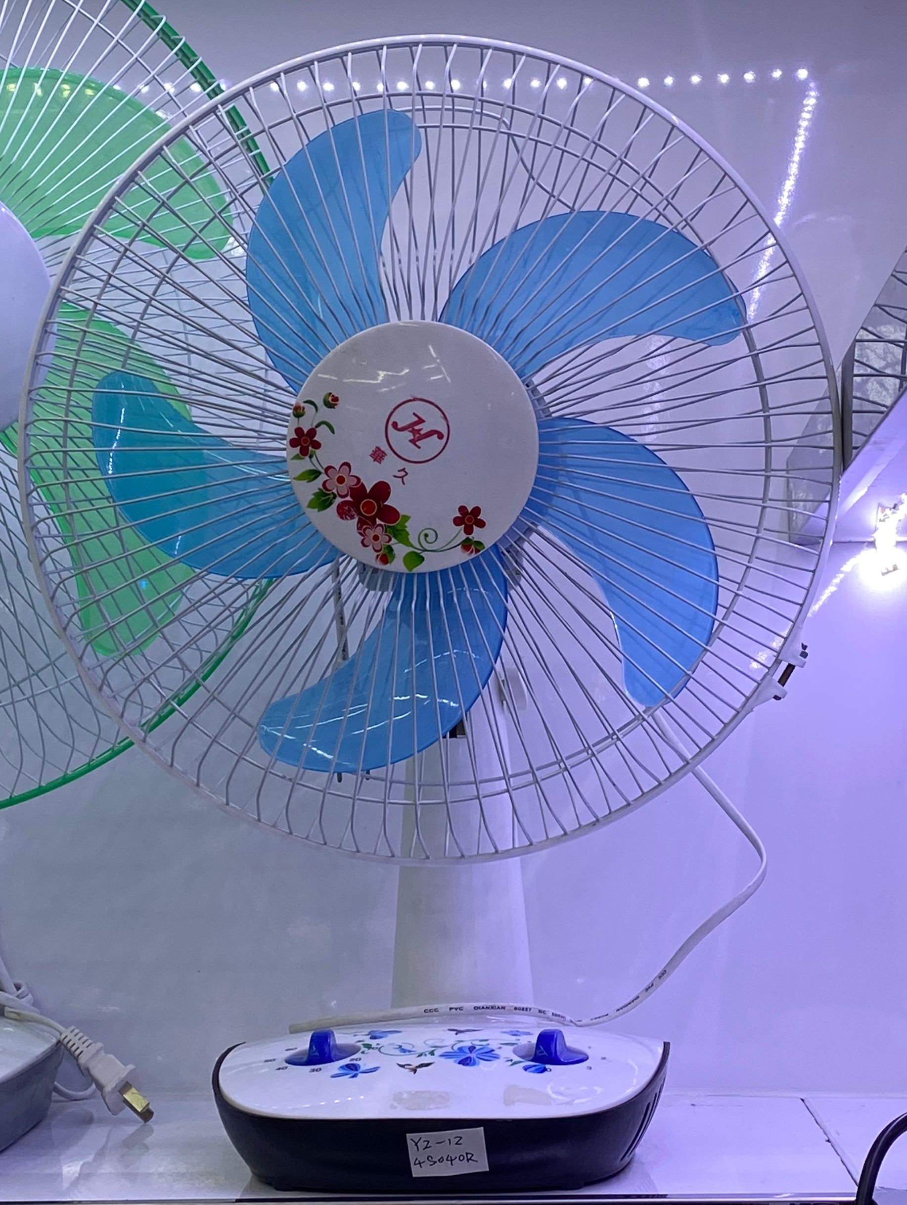 Hua Jiu 12 - inch table fan household electric fan