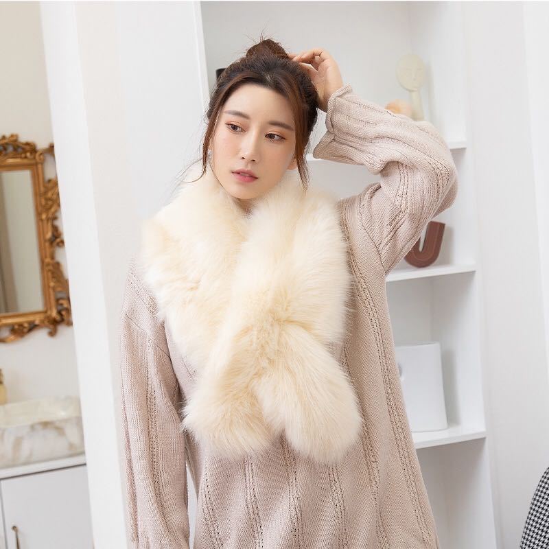 Wool-like scarf thumbnail