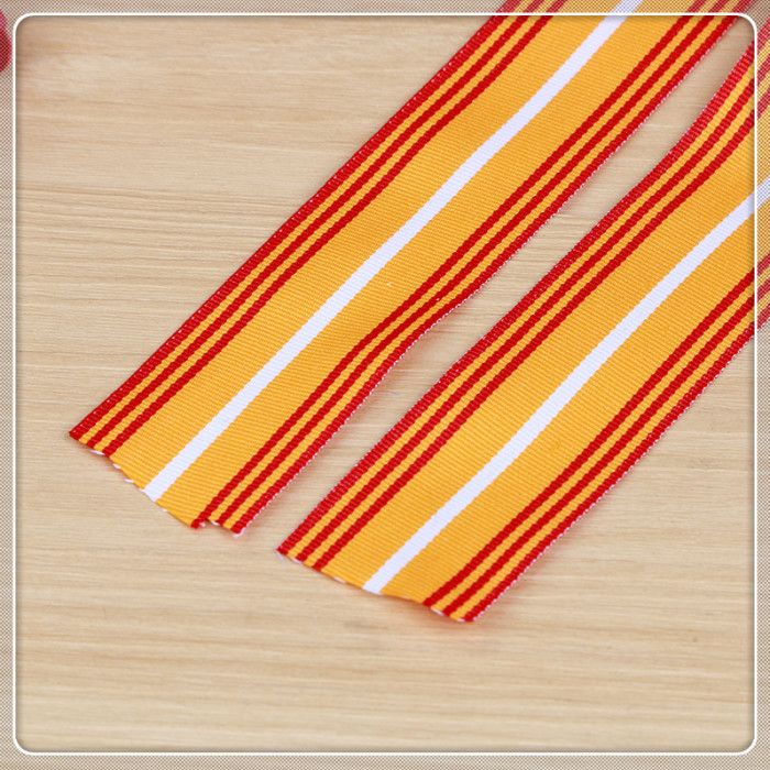 Factory direct sales of 2.5cm yellow-red polyester webbing, medal straps, lifting straps, mobile phone lifting straps, and clothing accessories can be processed