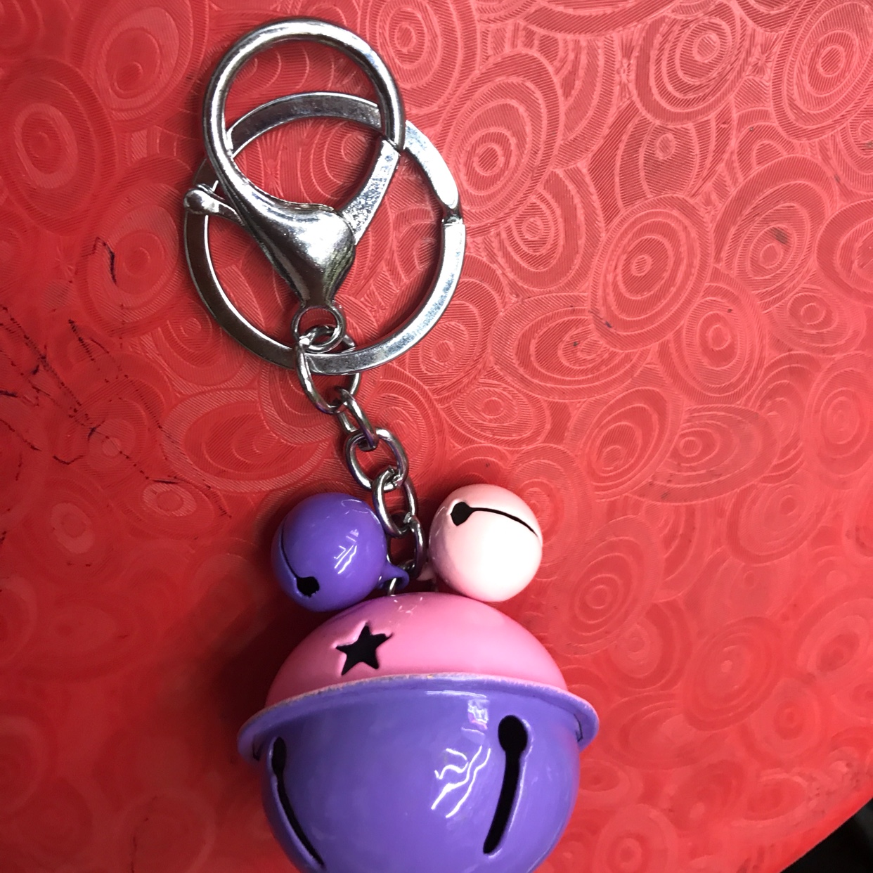 Two-color color bell key ring with a copper bell thumbnail