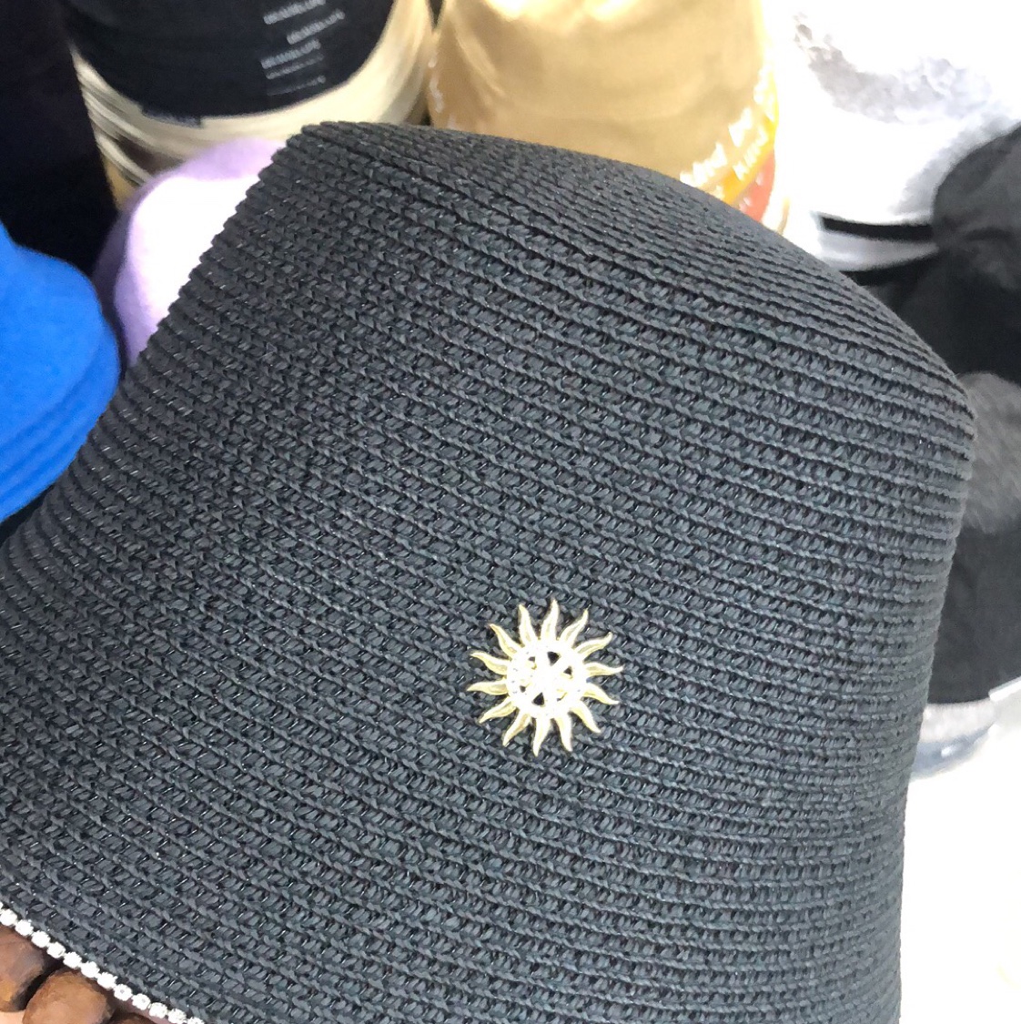 Straw hat thumbnail