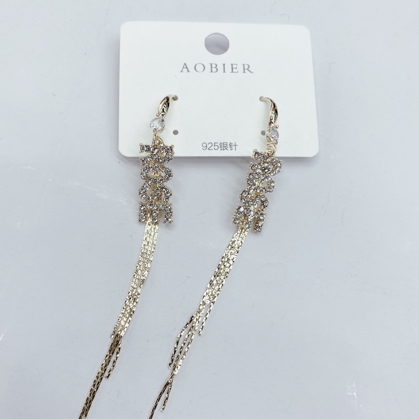 Hook Earrings details Picture