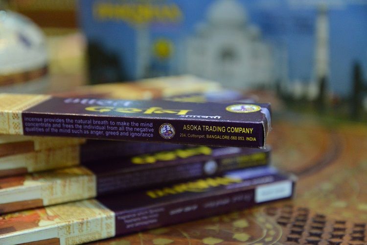 Large box of Indian imported Darshan flat box Dharma incense, indoor long-lasting incense in stock. One large box, 12 small boxes Application Scenario