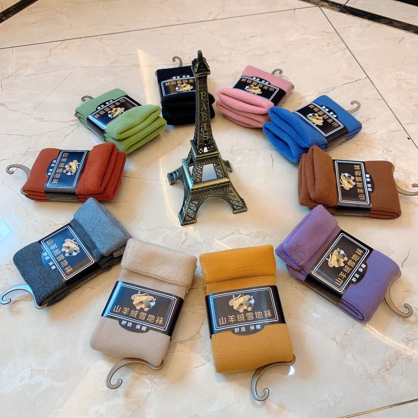 山羊绒雪地袜图