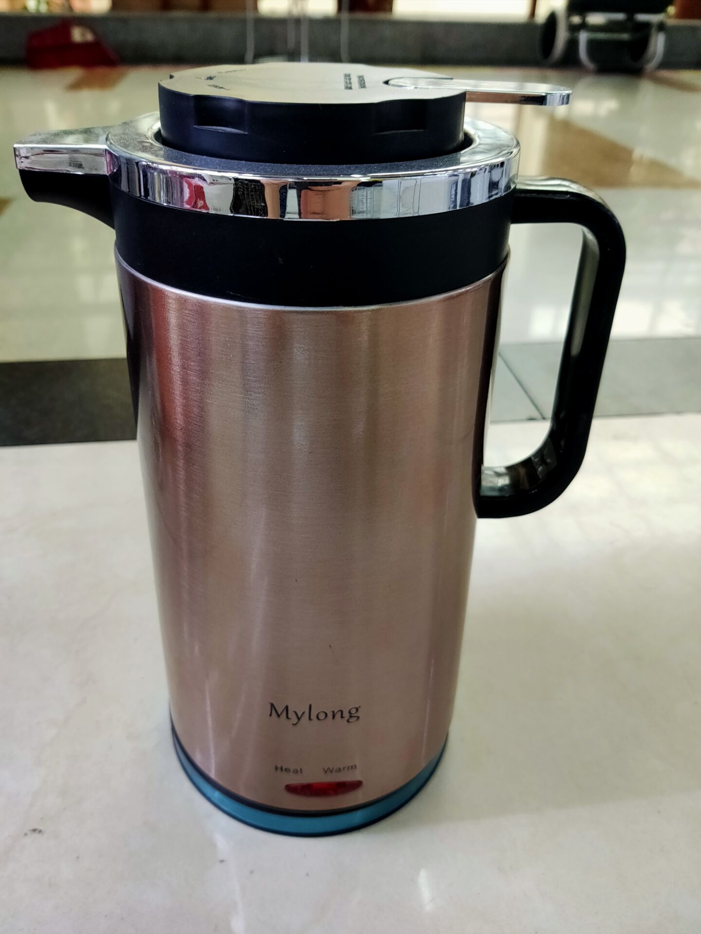 Insulated electric kettle thumbnail