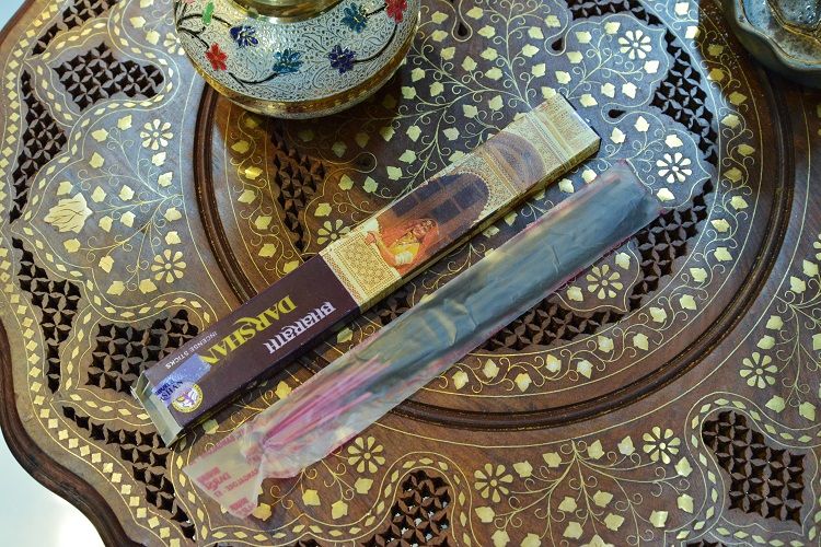 Large box of Indian imported Darshan flat box Dharma incense, indoor long-lasting incense in stock. One large box, 12 small boxes Item Picture