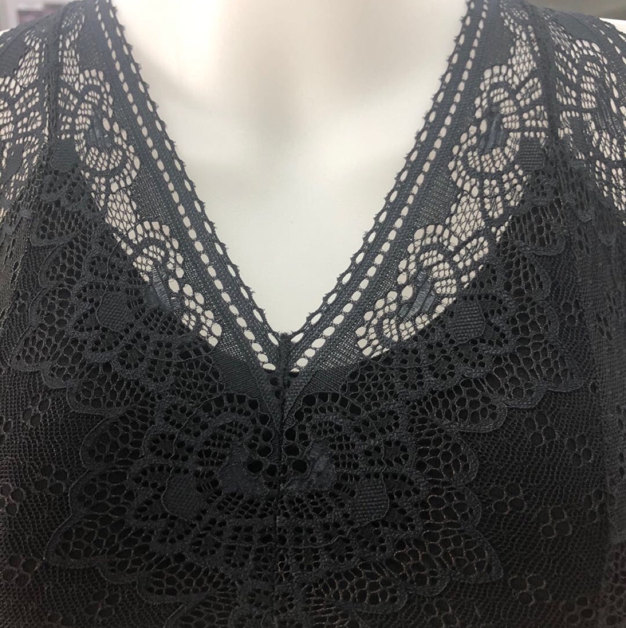 Sexy transparent lace sporty close-fitting wrap around the chest Item Picture