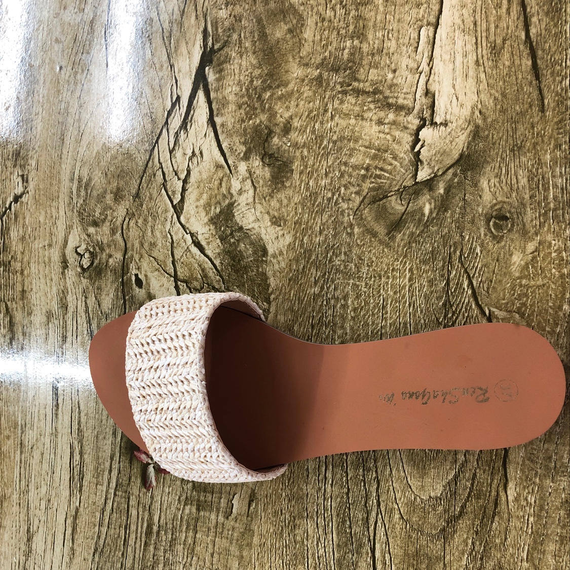 "Human and Shark Dance: Linen hollowed-out breathable, trendy, comfortable and versatile casual women's slippers. Specification image