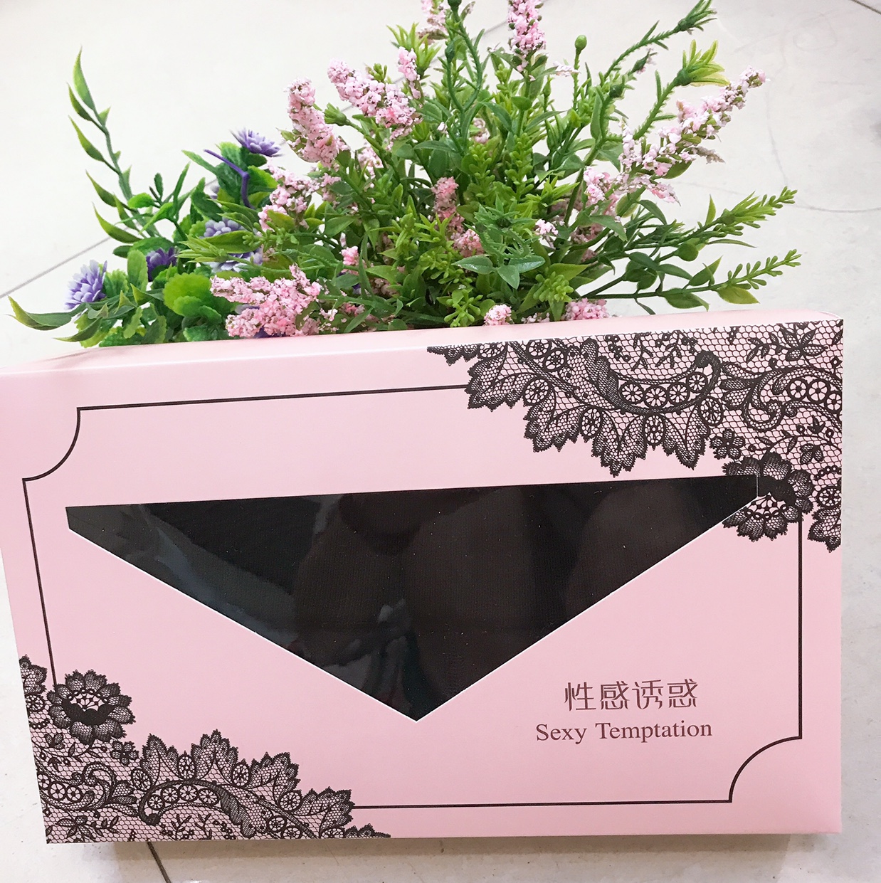 Factory direct sales of fashionable, eco-friendly and practical display box film. 163339