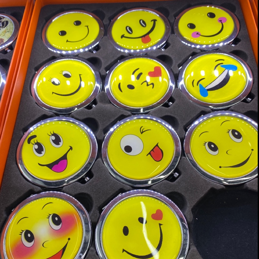 笑脸款小圆镜双面小镜子便携式化妆镜厂家直销2详情3