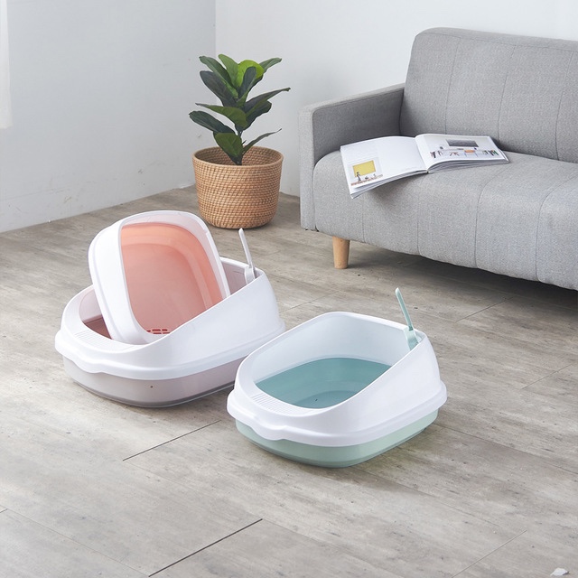 The semi-enclosed pet cat litter box can be detachable to prevent splashing of cat feces. The cat toilet comes with a cat litter shovel details Picture