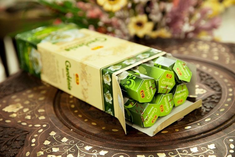 RAJ六棱线香白底实物图