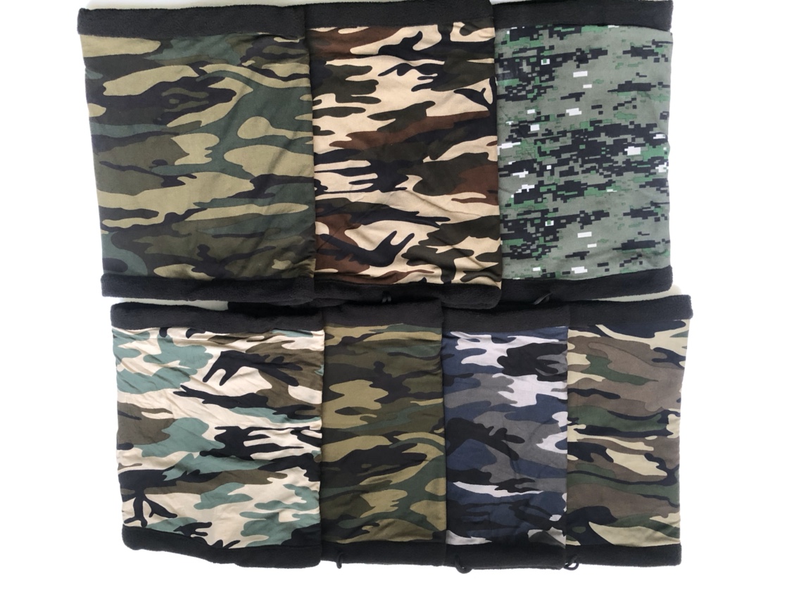Double camouflage and velvet neck thumbnail