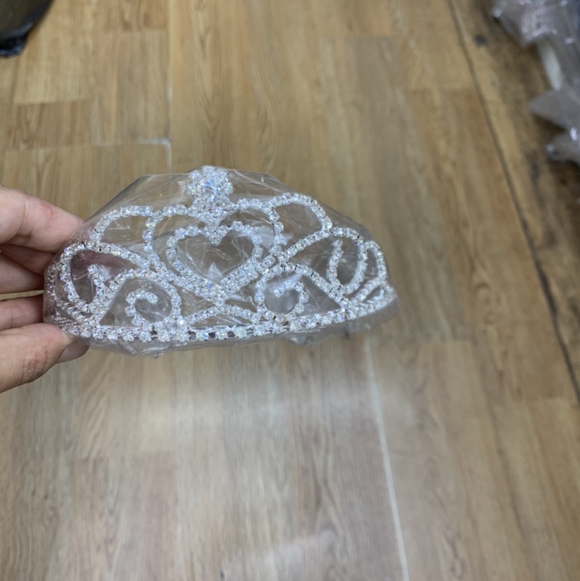 Bridal tiara, show trend tiara