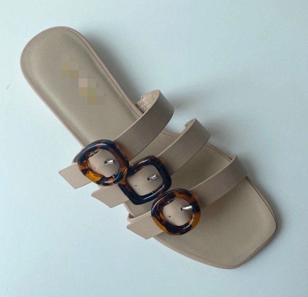 2020新款女士拖鞋
时尚经典款白底实物图