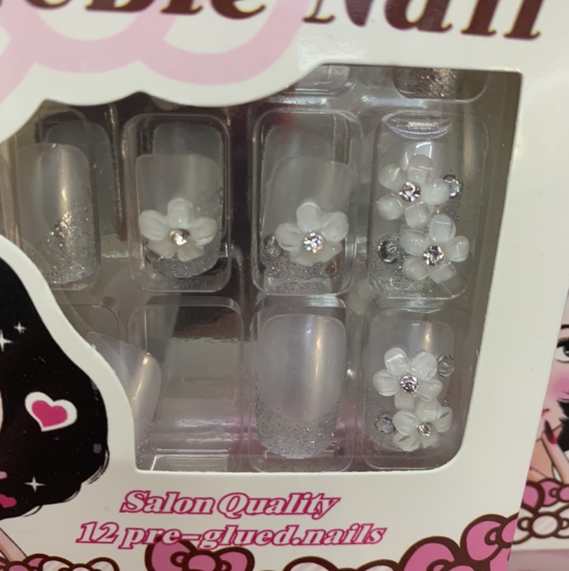 White flower 3D manicure
