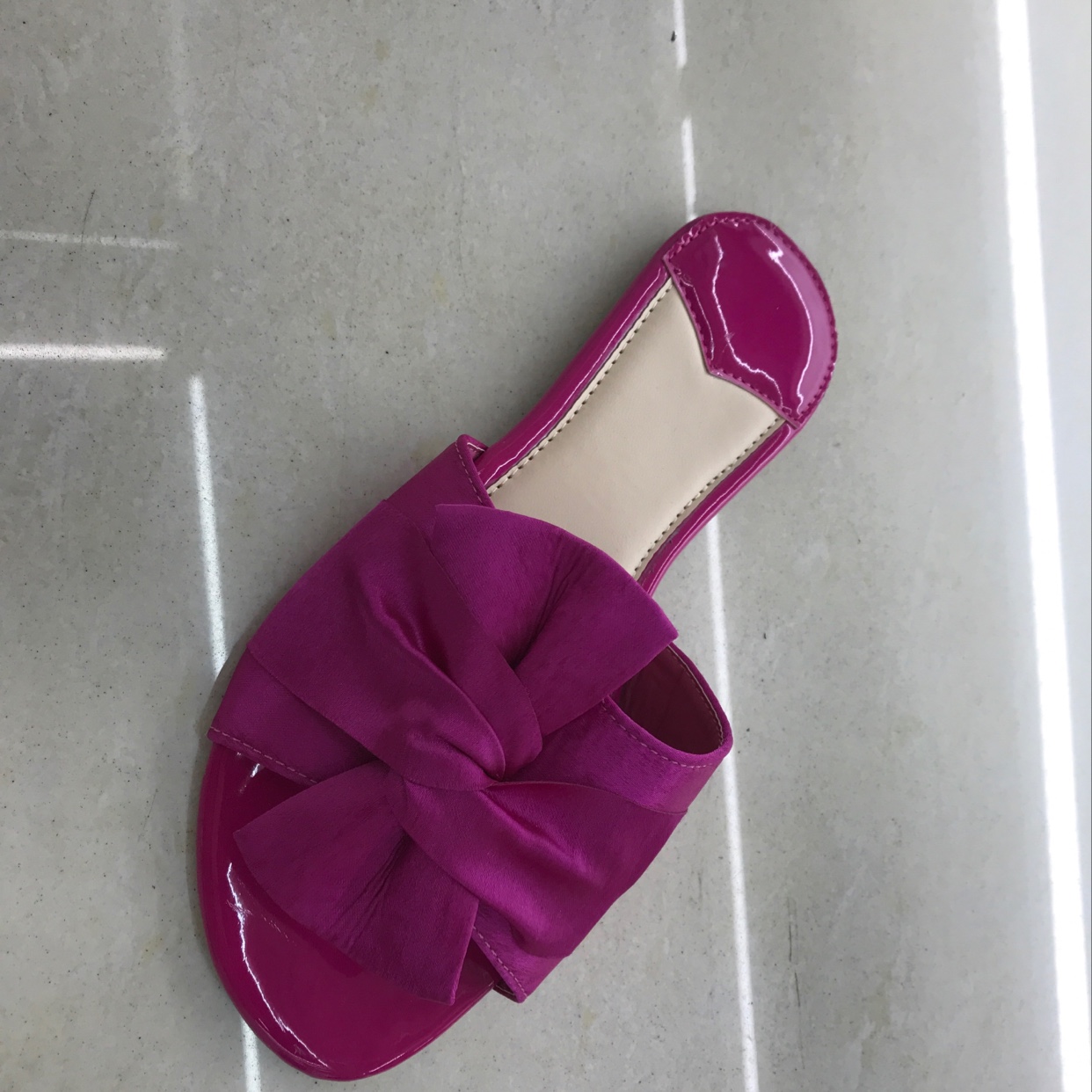 PVC slippers appearance display