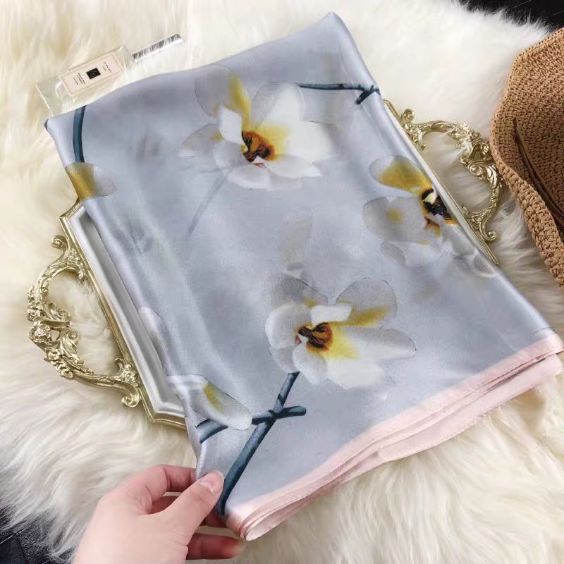 Ladies' Shawl Autumn-Winter European And American Style Lady's Coat Everything Casual Explosive Scarf