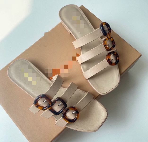2020新款女士拖鞋
时尚经典款产品图