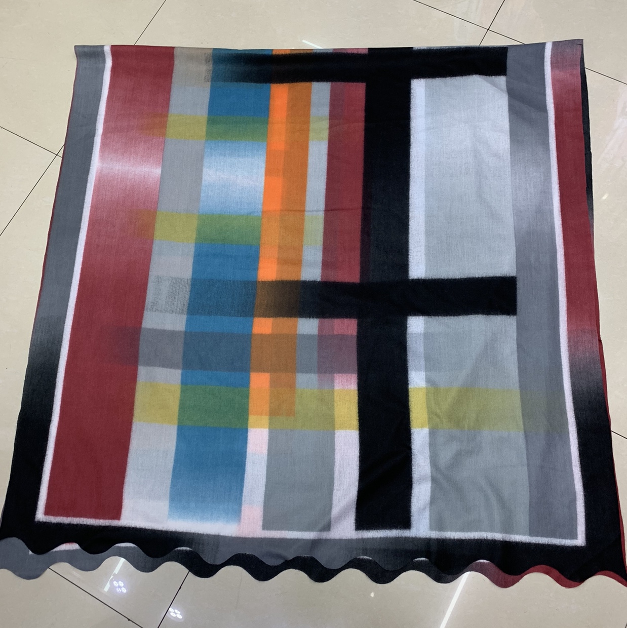 The new multi-purpose air-conditioned scarves and scarves of the fashionable and versatile knitwear and printing trend thumbnail