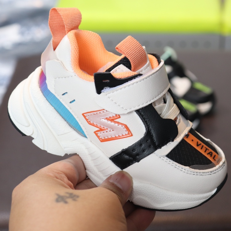 Casual Sports Shoes Application Scenario