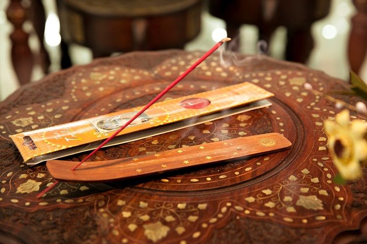 One box of imported Touch india incense contains 20 sticks for long-lasting indoor incense. Available in stock Item Picture