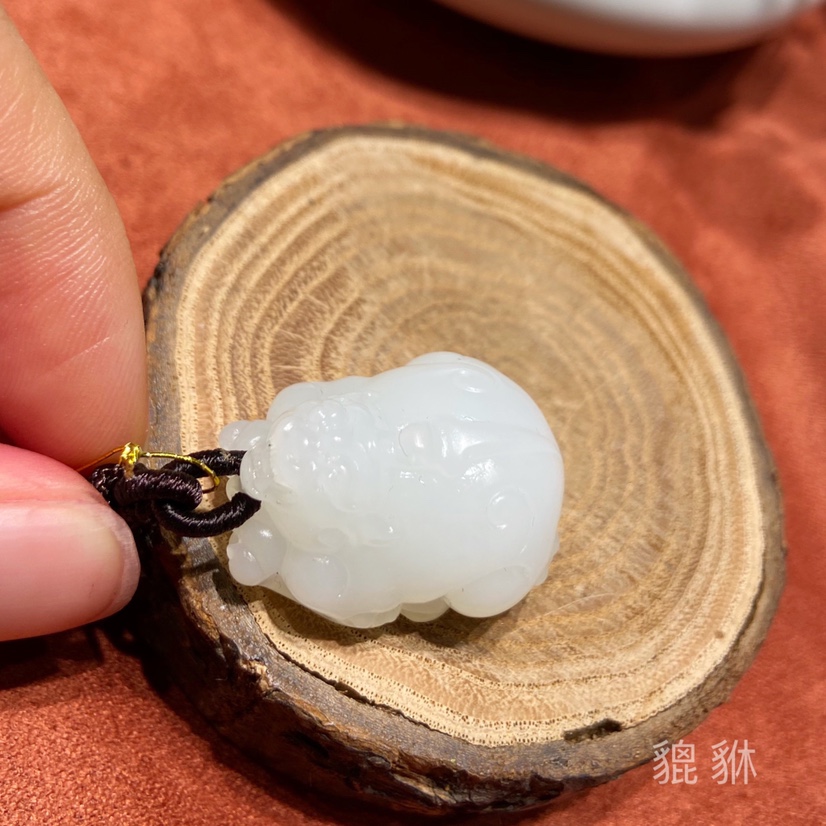 Yupi xiu pendant of natural and tian jade exquisite gifts thumbnail