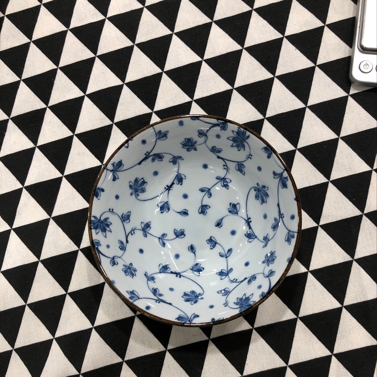 日本进口美浓烧蔓唐草5.5英寸碗