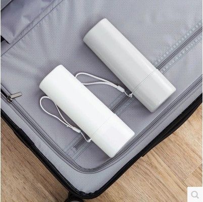 Direct-sale Japanese portable toothbrush box, travel toiletries, toothbrush storage box, a box for brushing teeth and washing face to put toothbrushes in Application Scenario
